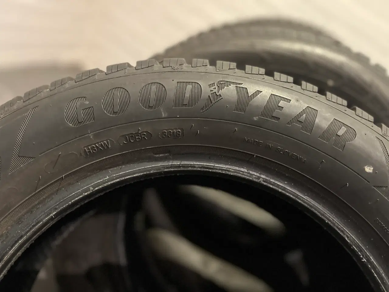 Billede 3 - Vinterdæk GoodYear Ultragrip 9 205/60 R16 92H