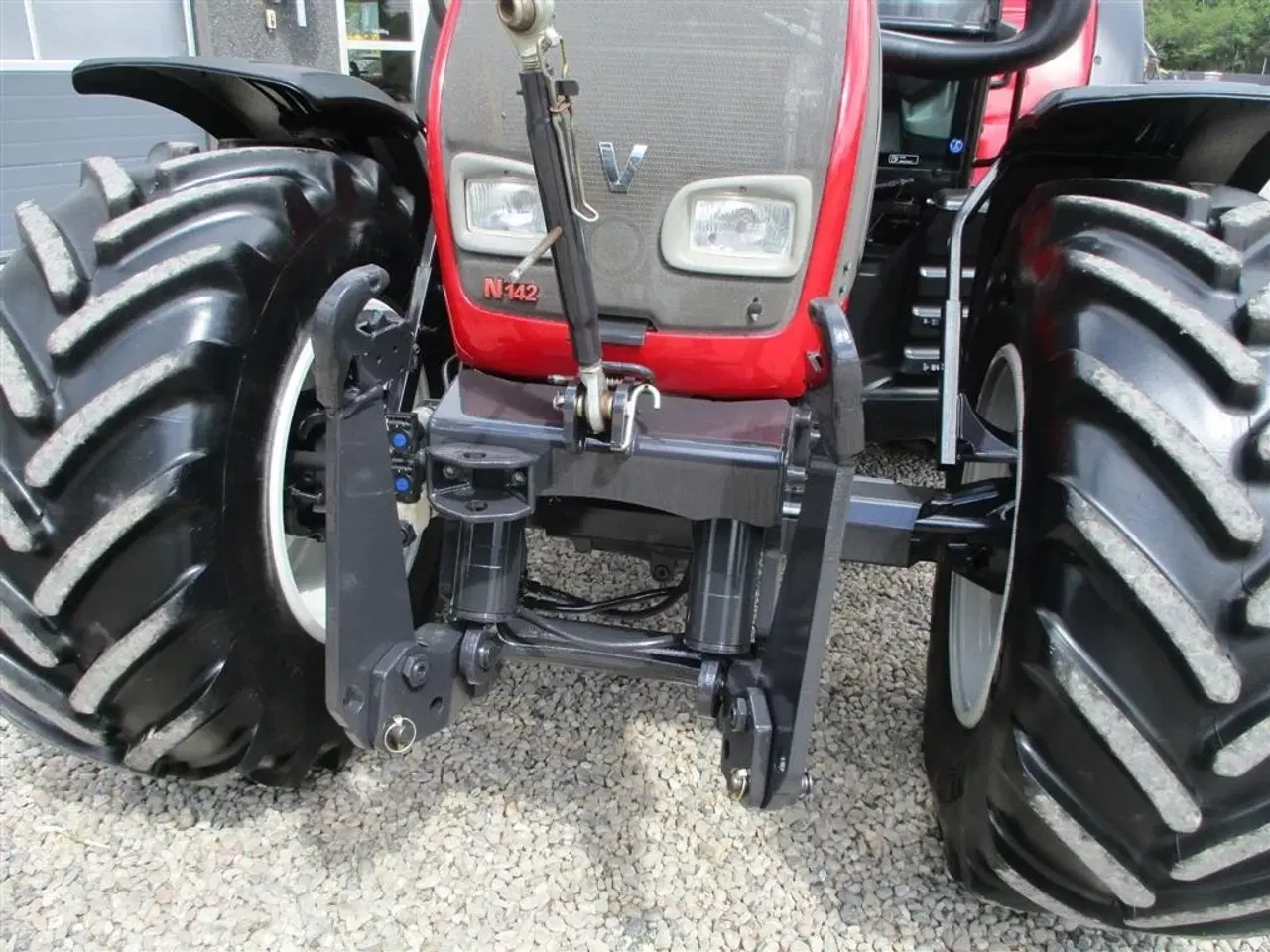 Billede 4 - Valtra N142 Med frontlift