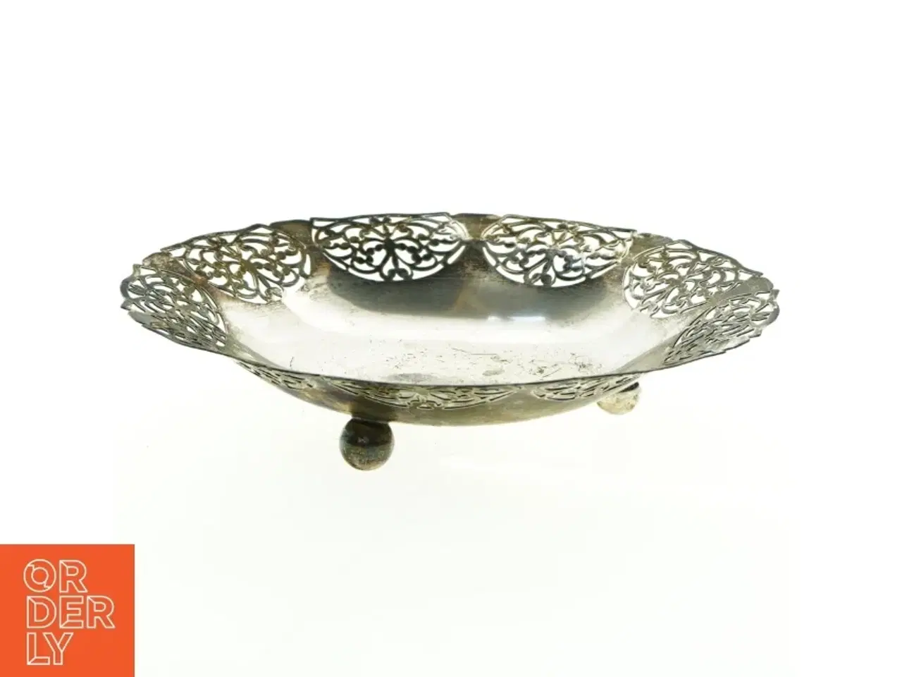 Billede 1 - Sølvfarvet fad med gennembrudt kant (str. 24 x 6 cm)