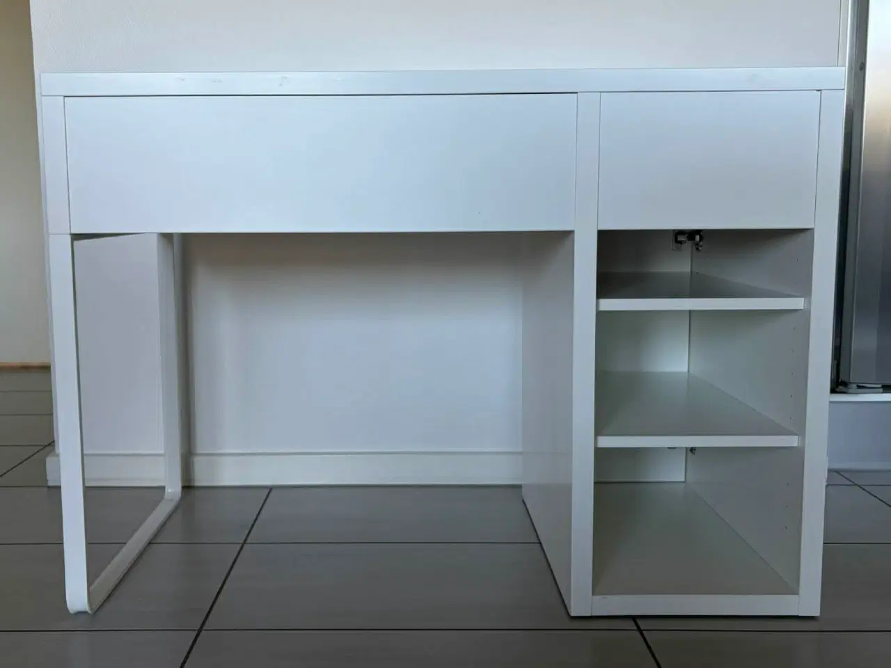 Billede 11 - IKEA Micke skrivebord 105x50 cm