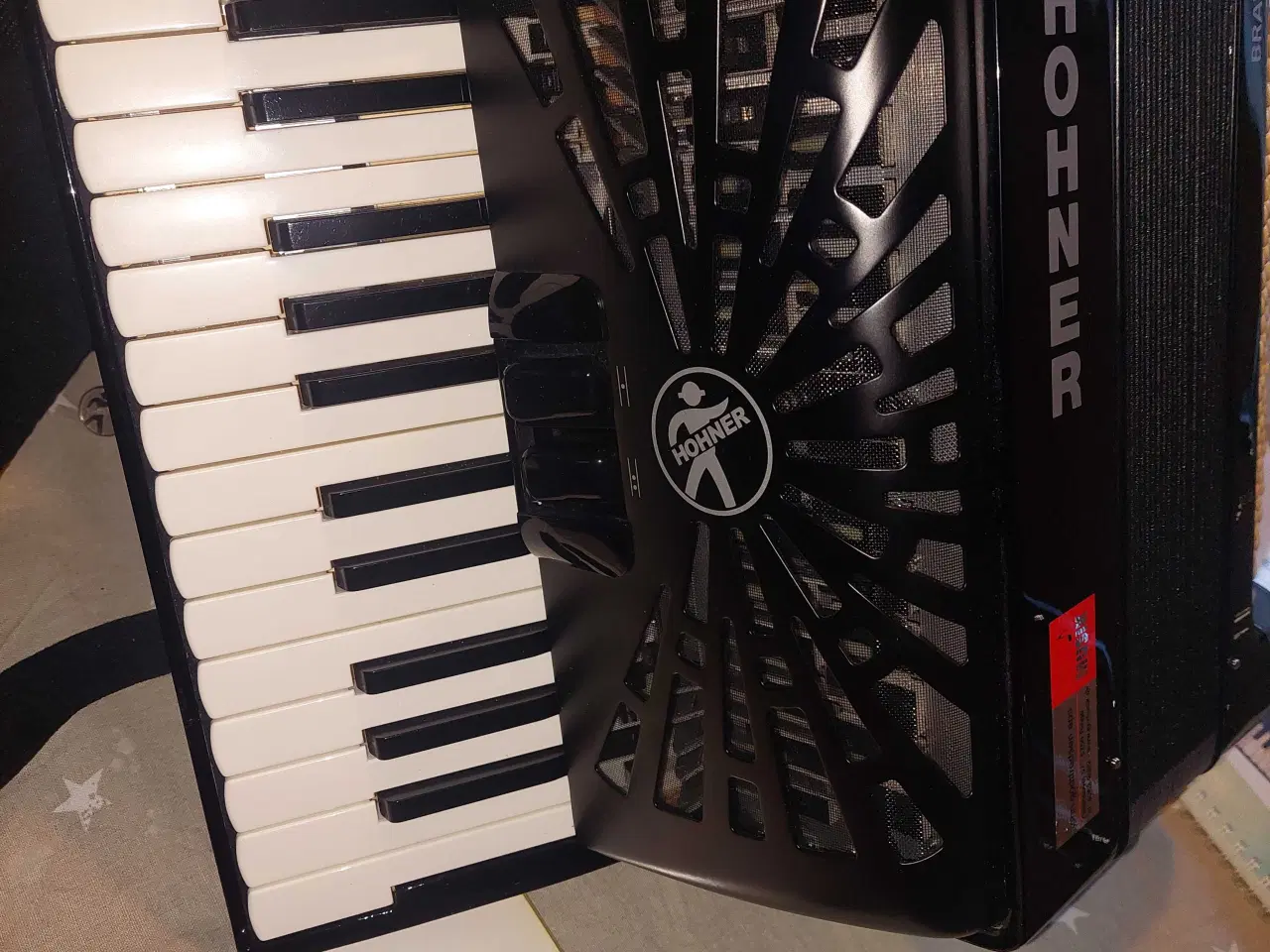 Billede 2 - Hohner Bravo 48 Sort