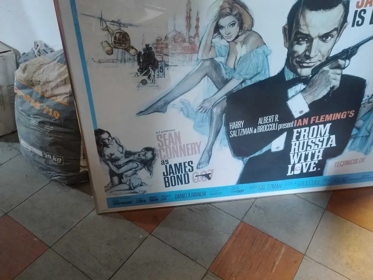 Billede 9 - Plakat med James Bond 