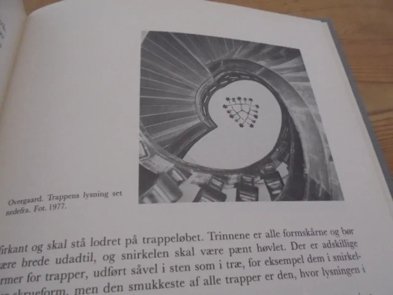 Billede 5 - Vindeltrapper af træ i Danmark – meget fin stand