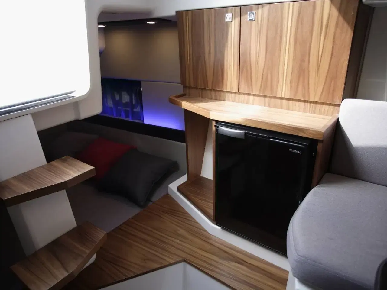 Billede 15 - Karnic SL800 - F375 XTO - V8 Yamaha/Udstyr