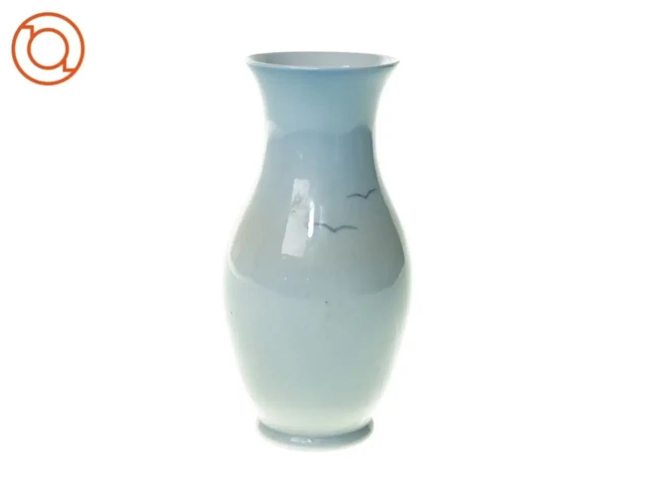 Billede 2 - Vase med sejlbåd. nr. 2765 / 2289. 18 cm. Royal Copenhagen. fra Royal Copenhagen (str. 18 x 8 cm)