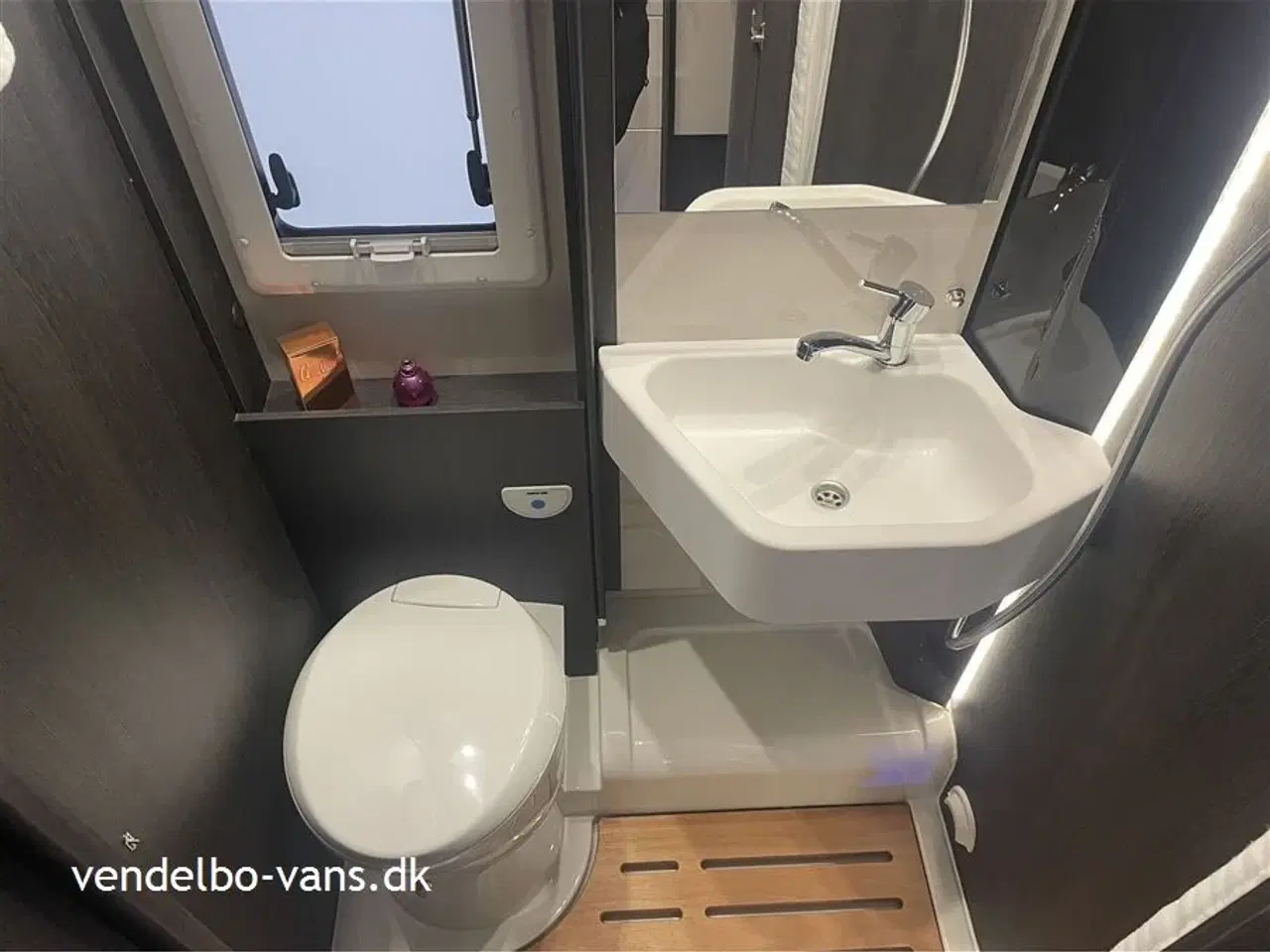 Billede 13 - 2024 - Rollerteam Kronos 285TL Selekt Populær indretning med hele 5 sele -og sovepladser