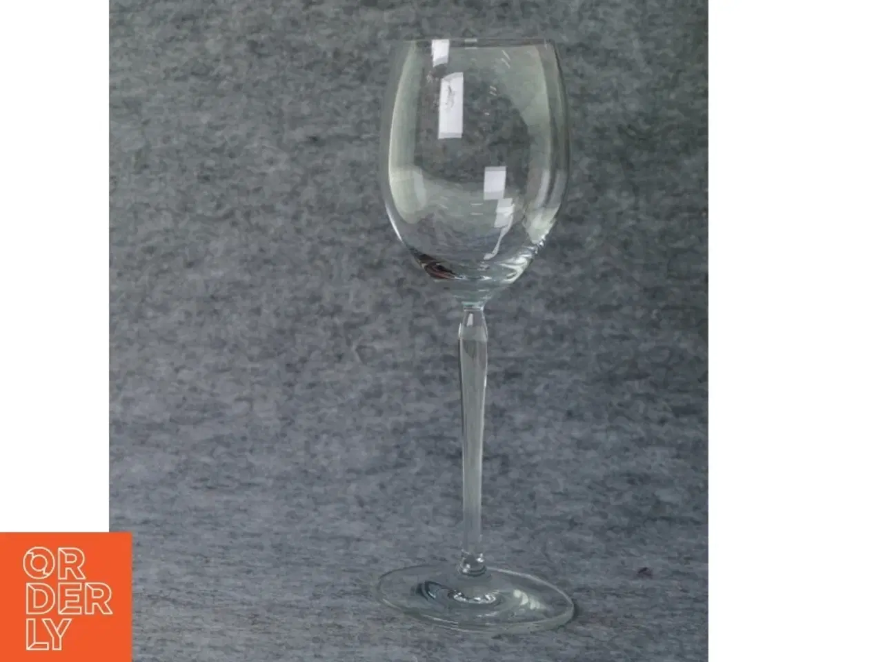 Billede 4 - Blandede vinglas (str. 20 x 5 cm 19 x 6 cm 16 x 7 cm 15 x 5 cm 15 x 5 cm)
