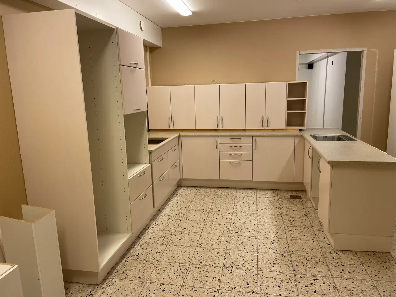 Billede 1 - HTH køkken fra 2005