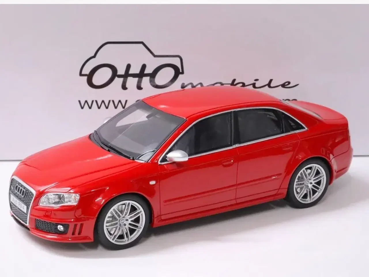 Billede 1 - 1:18 Audi RS4 B7 2005