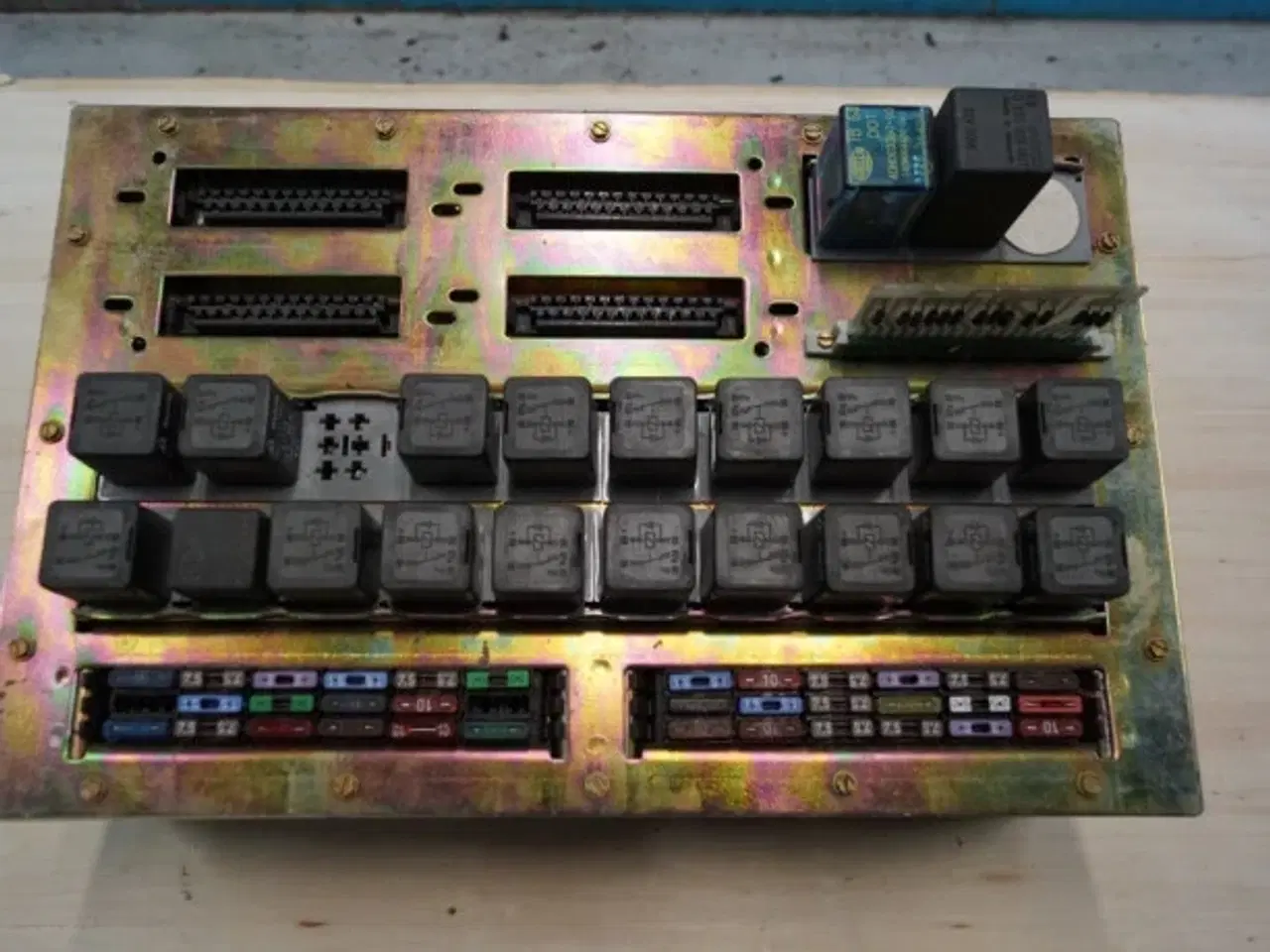 Billede 15 - Claas Commandor 116 Sikringboks 000107505