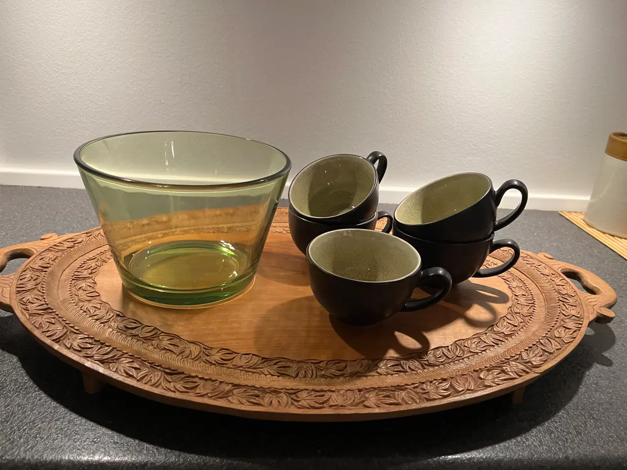 Billede 4 - Grøn glasskål i tykt glas