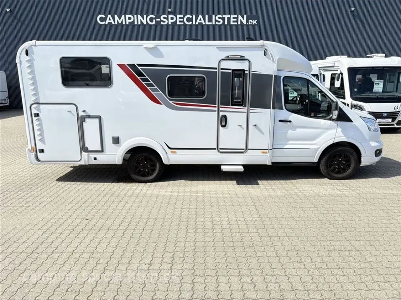 Billede 1 - 2023 - Bürstner Lineo T690 G   Bürstner Lineo T 690 G 2023 - Se den nu hos Camping-Specialisten.dk