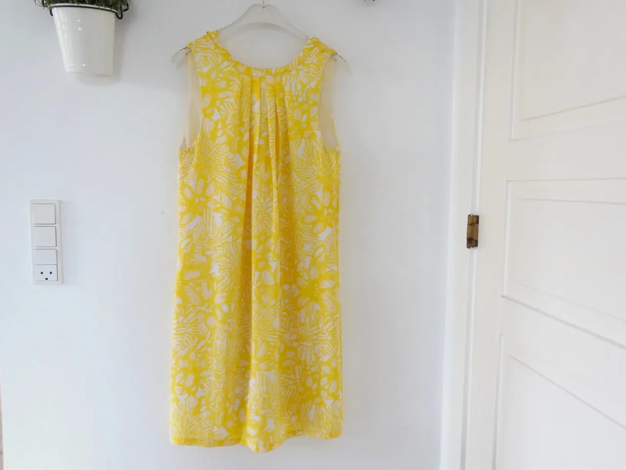 Billede 11 -  Anden kjole, Kjole, festkjole, H&M, Str 36 