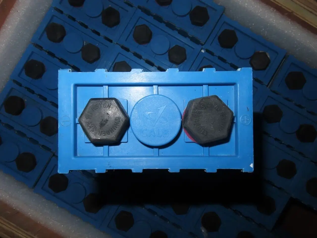 Billede 4 - Kasse med 30 stk lithium ion batterier CALB