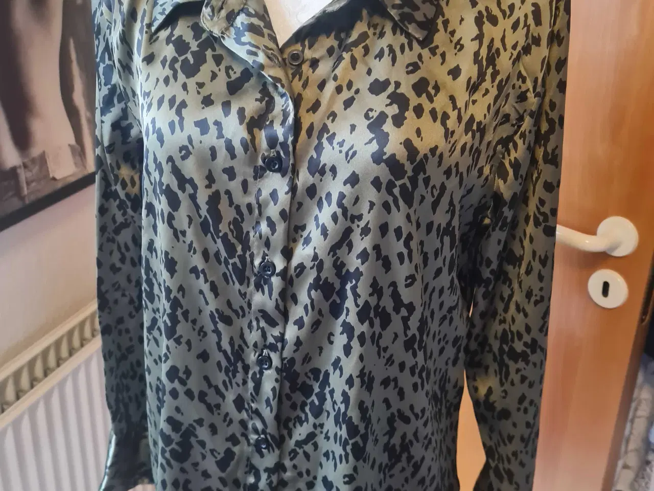 Billede 1 - Vanting + skjorte str 46-48 