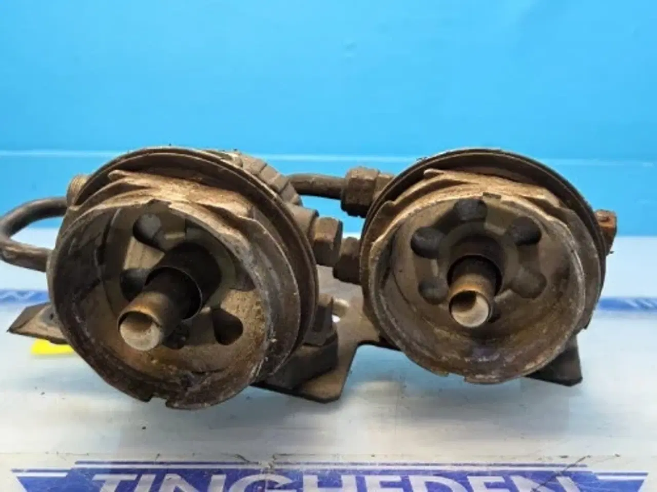 Billede 7 - John Deere 6068   Brændstoffilterhus  RE508847