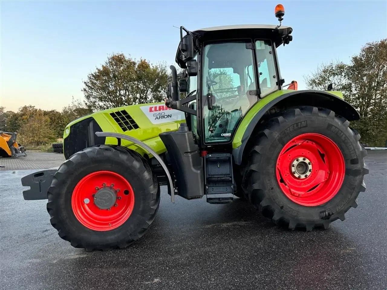 Billede 3 - CLAAS ARION 640 CEBIS KUN 4400 TIMER OG FULD AFFJEDRING!