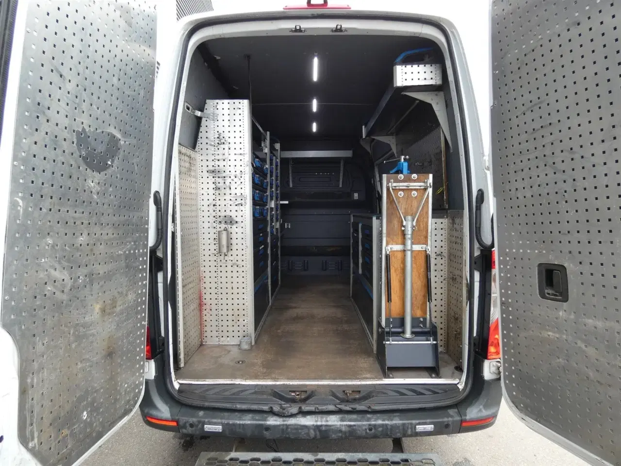 Billede 1 - Mercedes-Benz Sprinter 316 2,1 CDI VÆRKSTEDSBIL RWD 7G-Tronic 163HK Van Aut.
