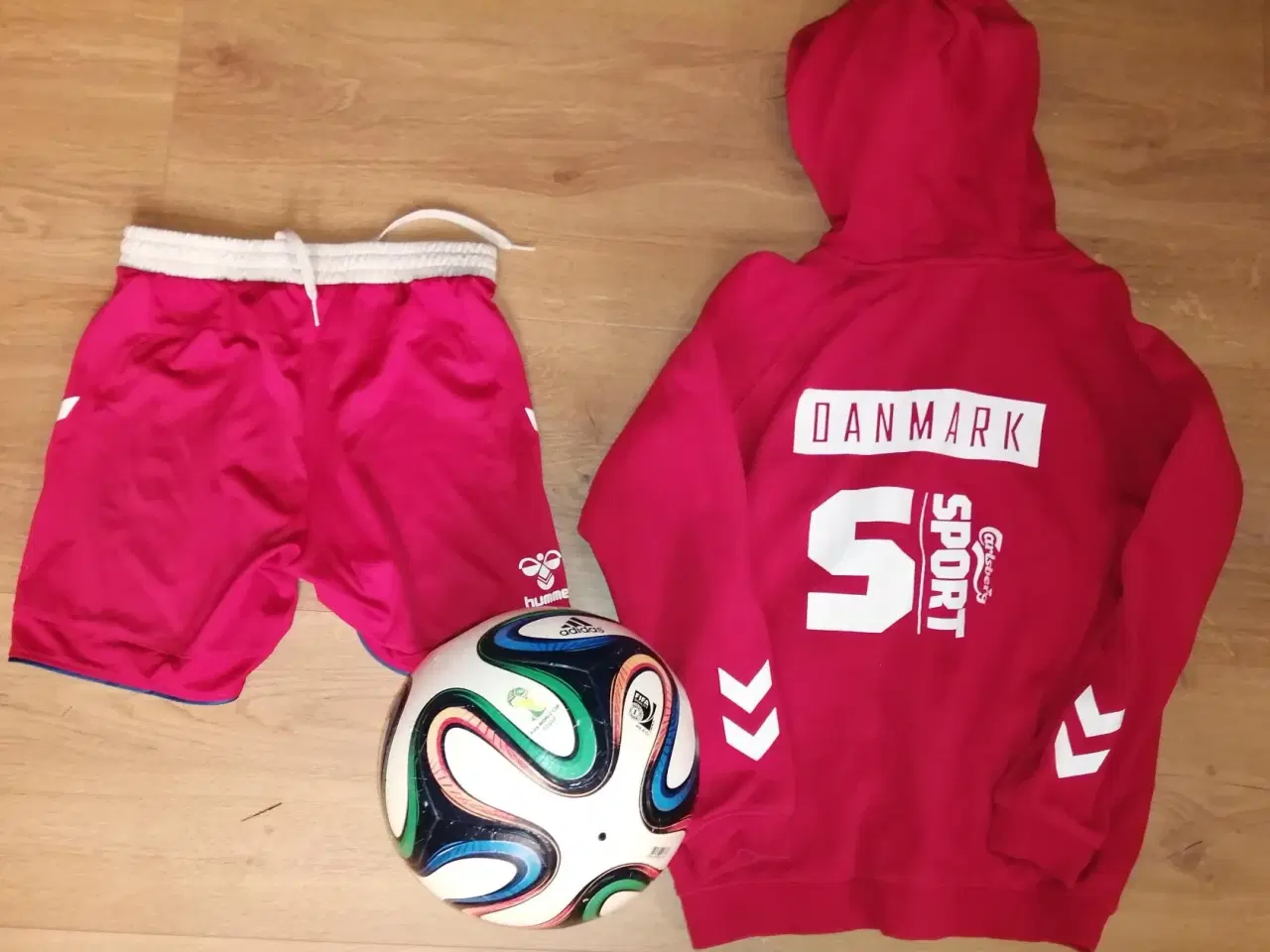 Billede 2 - DANMARK SWEAT, SHORTS STR. 10 ÅR OG ADIDAS FODBOLD