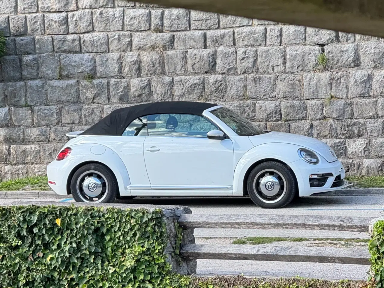 Billede 2 - VW Beetle Cabriolet 1.4 TSI DSG – 2017 – sælges ud