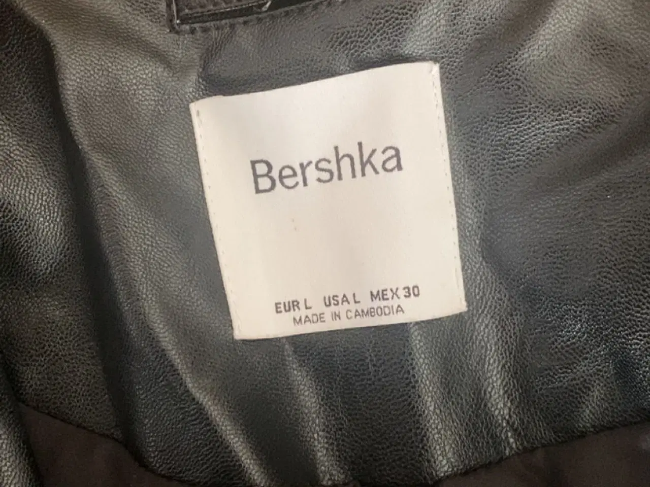 Billede 6 - Bershka frakke i læder sort str. L 