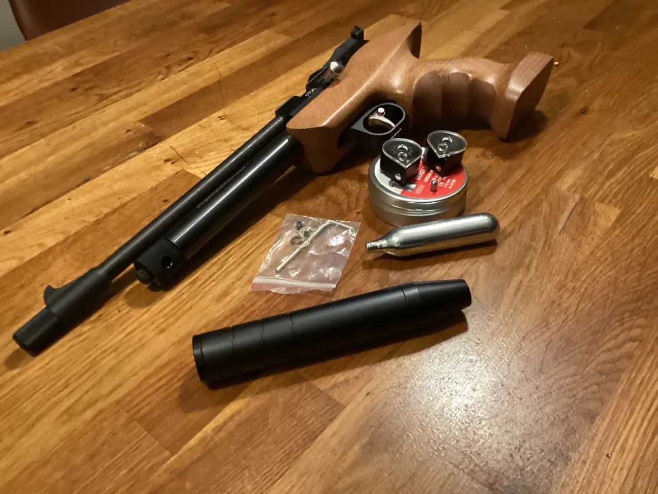 Billede 4 - Luftpistol artimis cp2 cal 4,5 -2 magasiner 