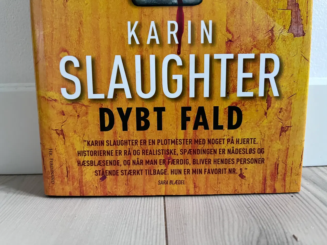 Billede 6 - Dybt Fald, Karin Slaughter, Krimibog
