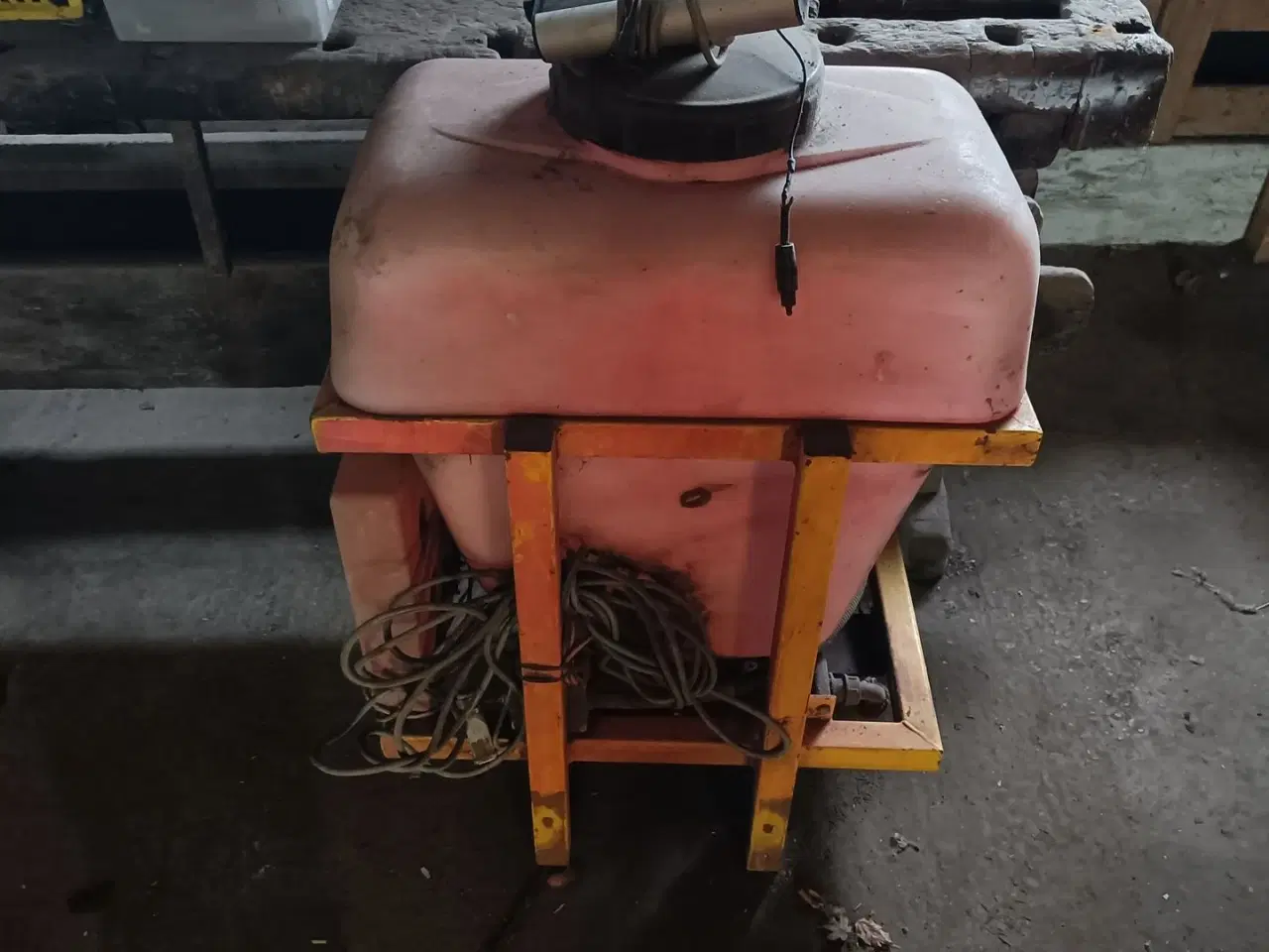 Billede 11 - Underhaug 4 rækket med Viby bejdsetank & sporløsner