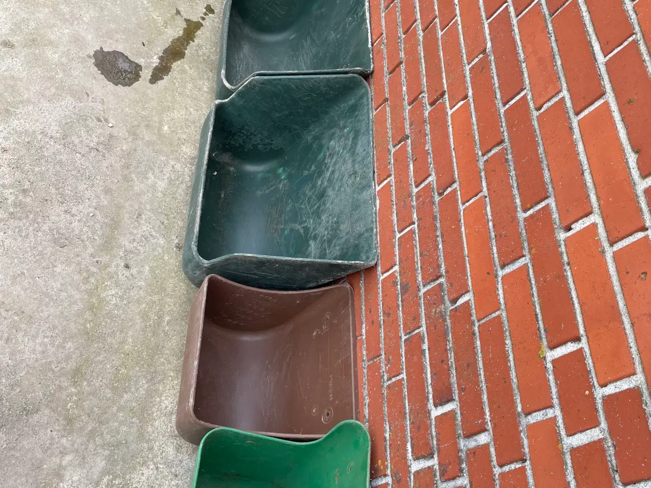 Billede 2 - Foder/vand trug 5 stk.