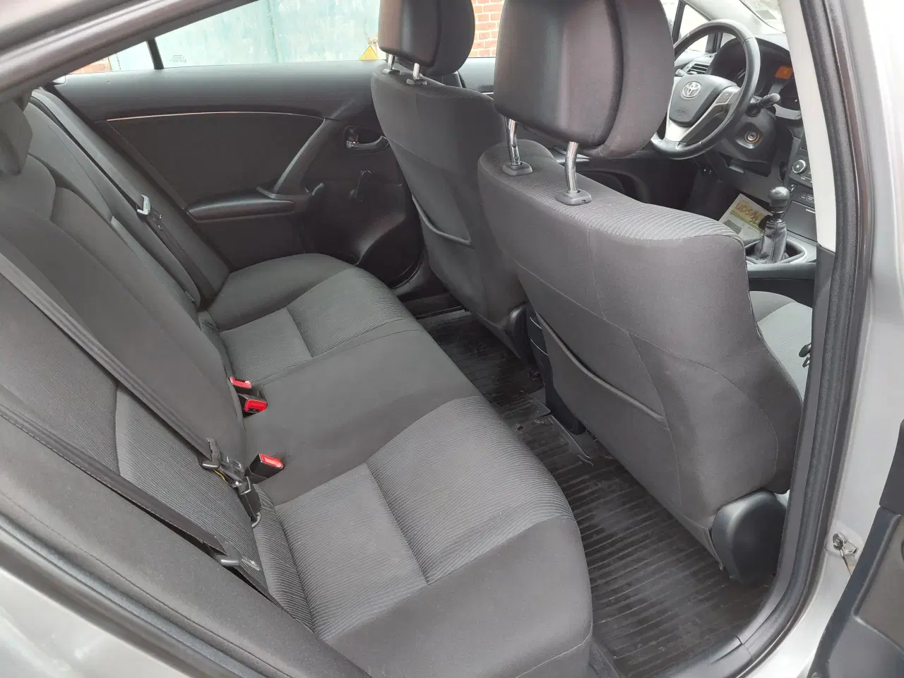 Billede 3 - Toyota Avensis 1.6 VVT-i Benzin – Velholdt 