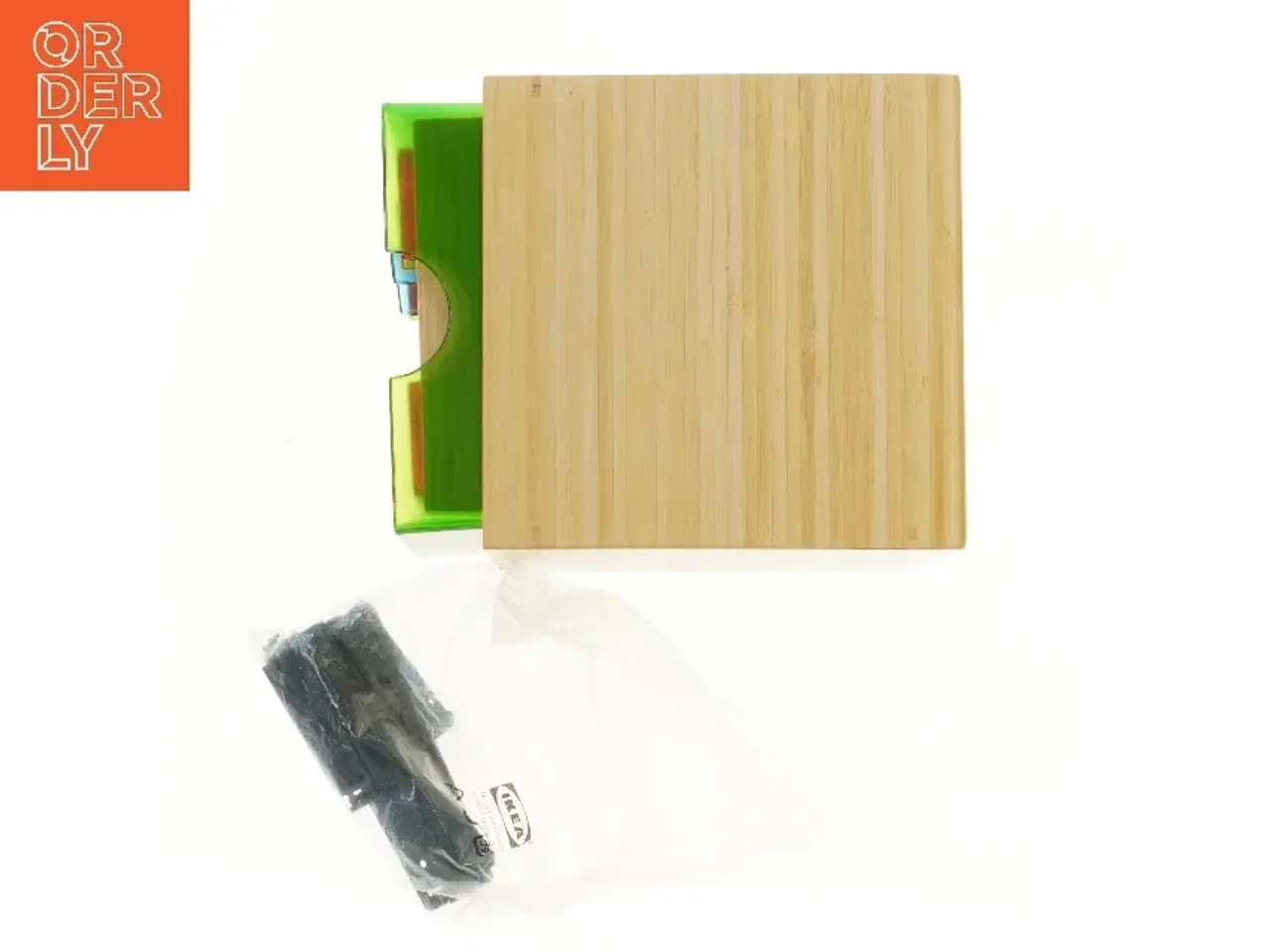 Billede 4 - Cube system med farvede beholdere fra IKEA (str. 22,5x22,5x22,5 cm)