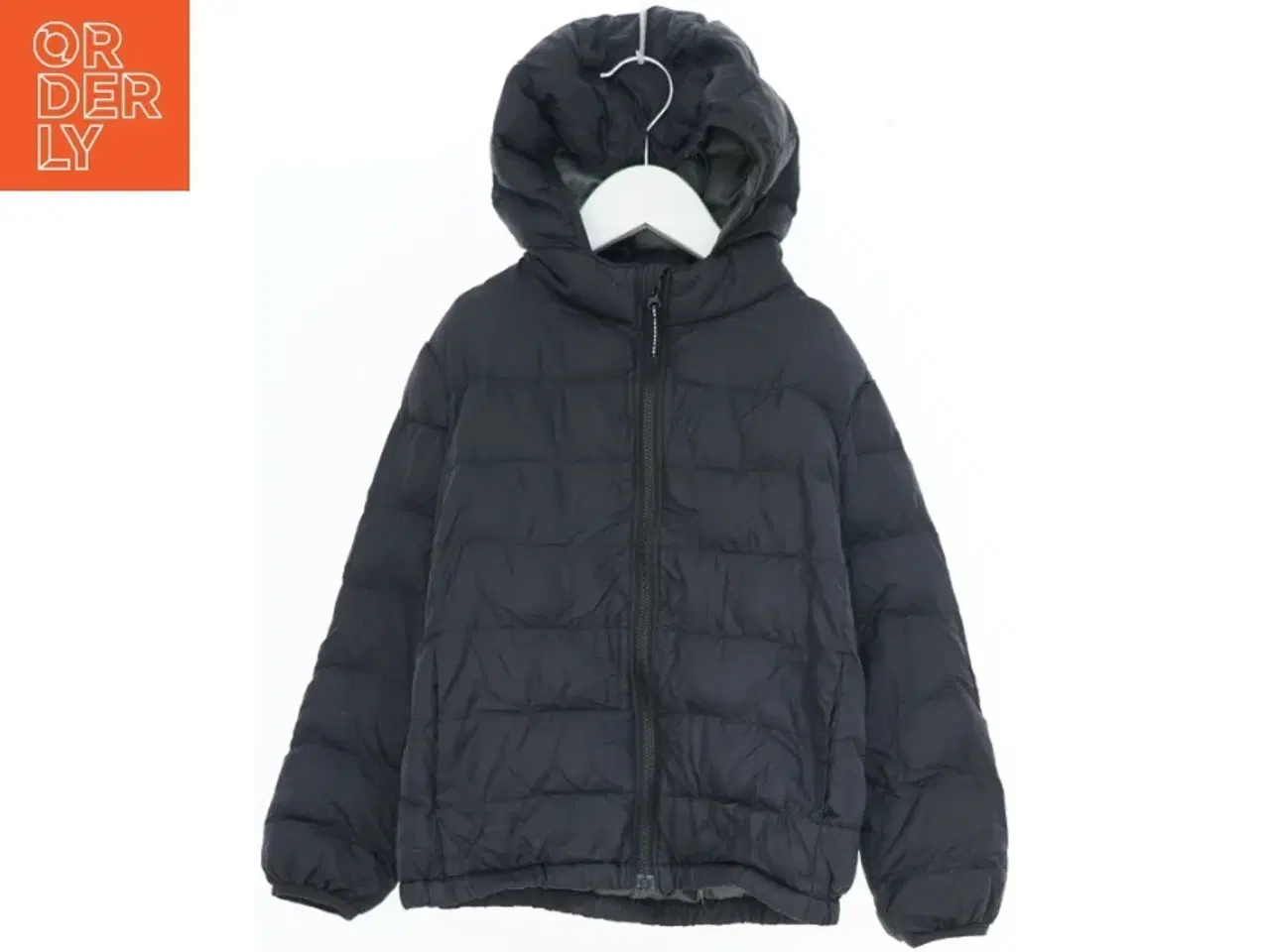 Billede 1 - Vinterjakke med hætte fra Uniqlo (str. 122)