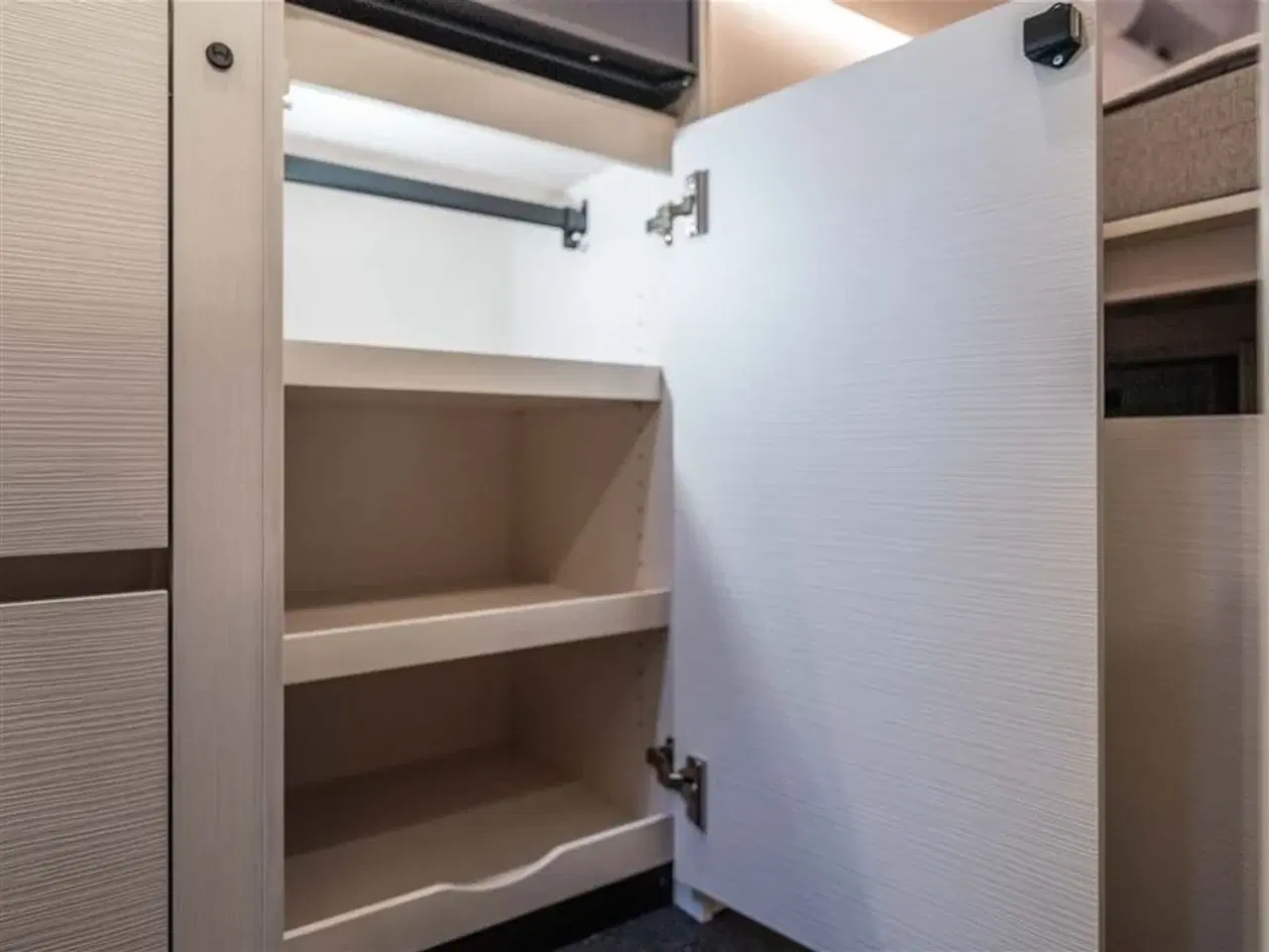 Billede 28 - 2026 - Tourne 6.4 Select