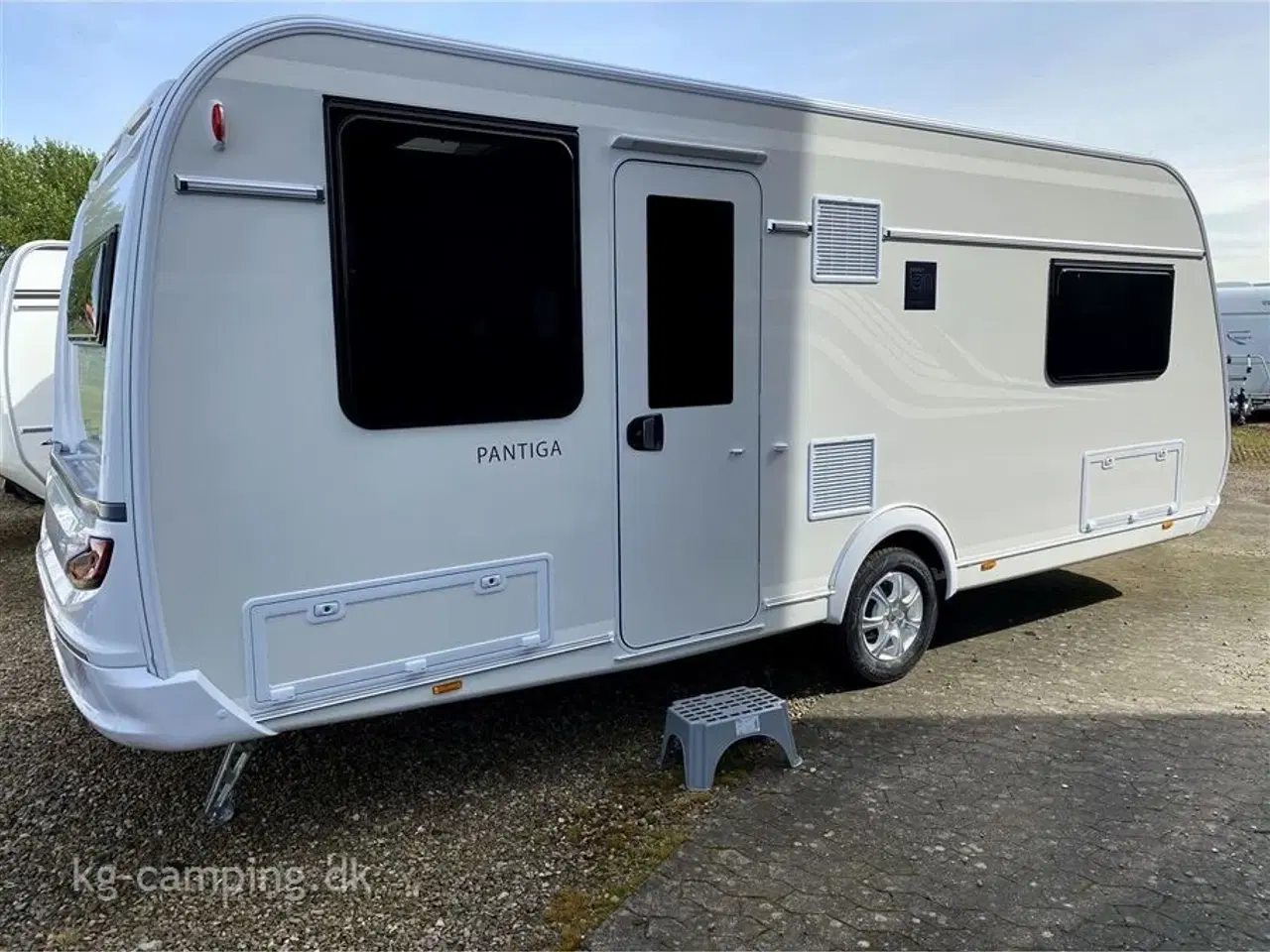 Billede 2 - 2024 - Tabbert Pantiga 550 E   TILBUD nedsat med kr. 36.290,- | Nordisk indretning med enkeltsenge. Kan opvejes til 2000 KG