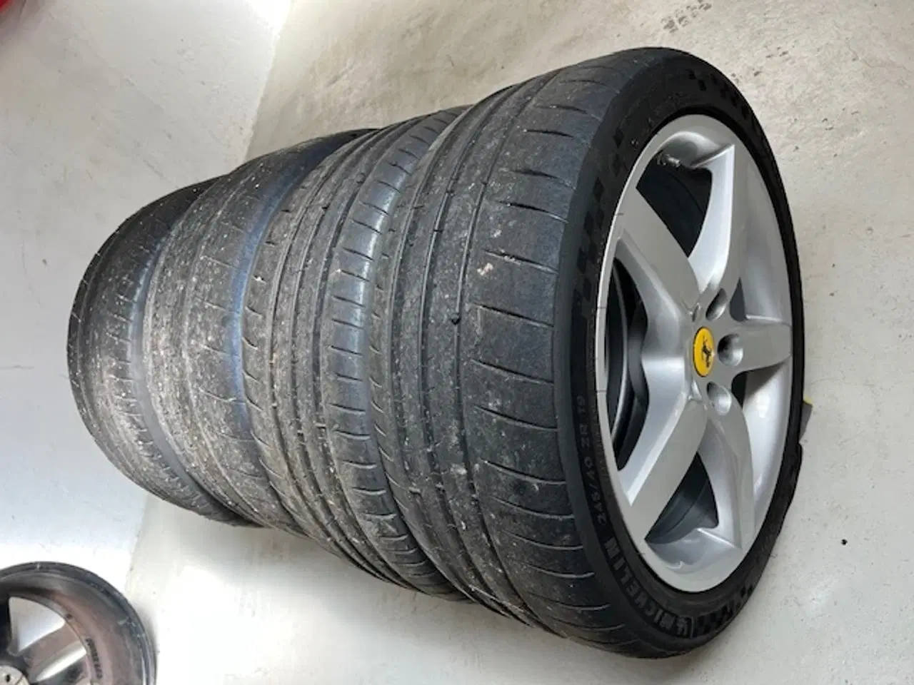 Billede 7 - Ferrari Fælgsæt med CUP 2 dæk til Track og gade.