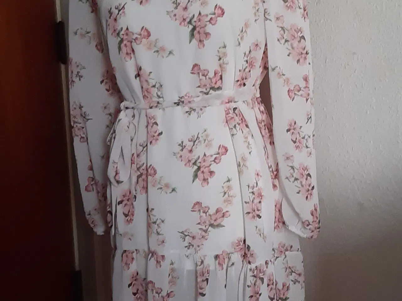 Billede 8 - Kjole-hvid m. blomster. f.Creme Fraiche/Str: XL 
