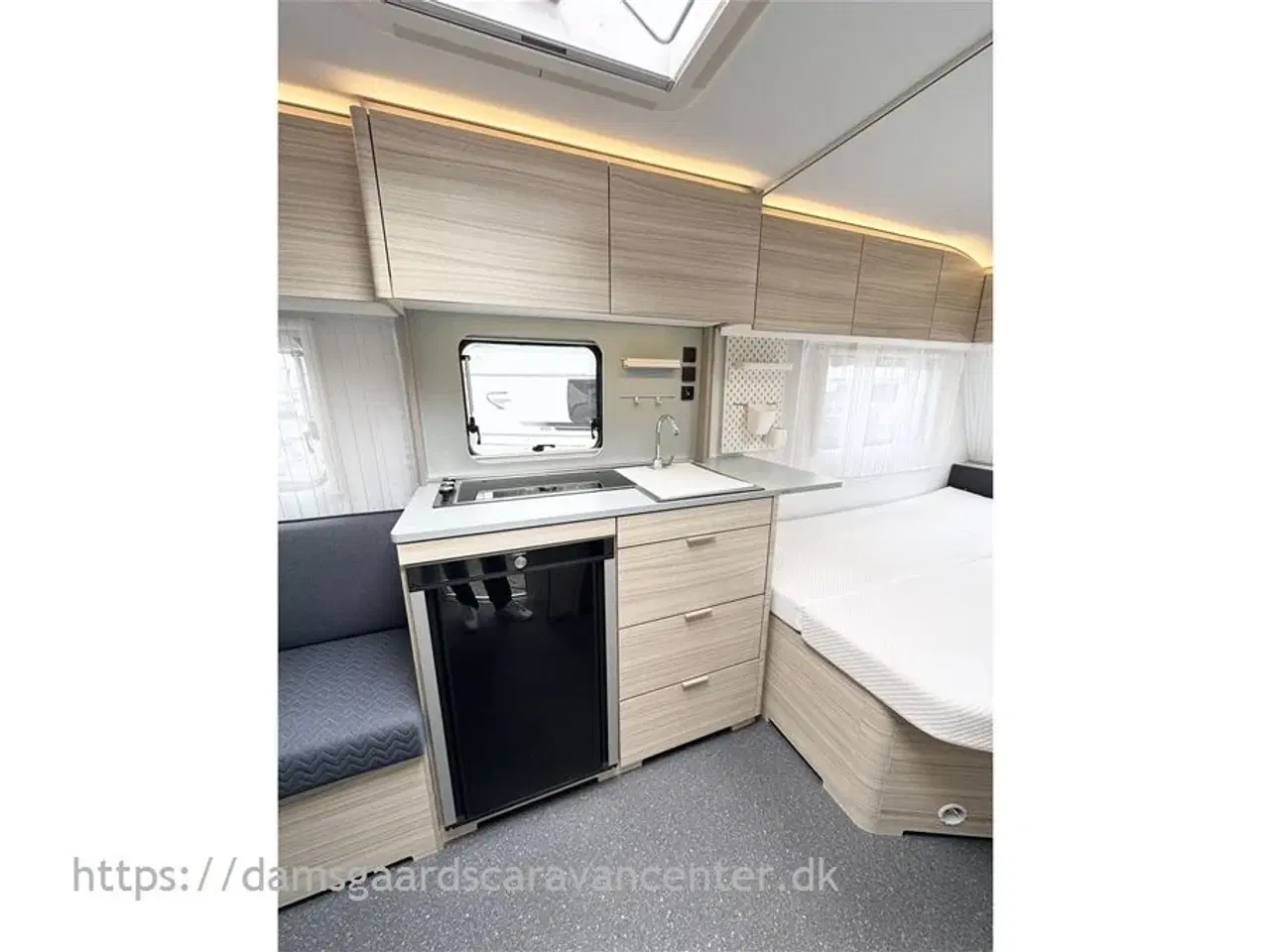 Billede 9 - 2022 - Adria Altea 472 PU   Dobbeltseng - Gulvvarme - Fortelt