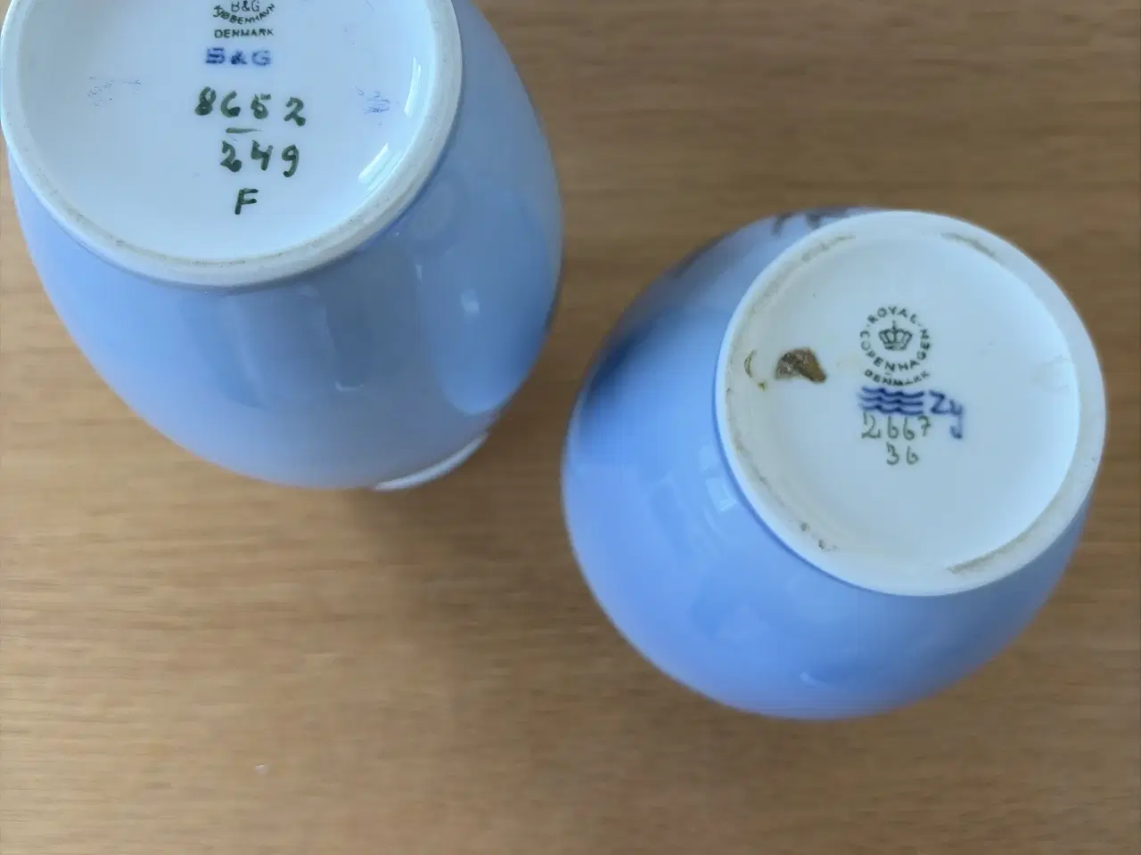 Billede 5 - To fine Bing & Grøndahl vaser i porcelæn med maled