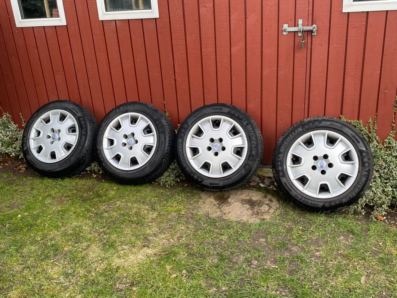 Billede 11 - Volvo vinterdæk på stålfælge 16”