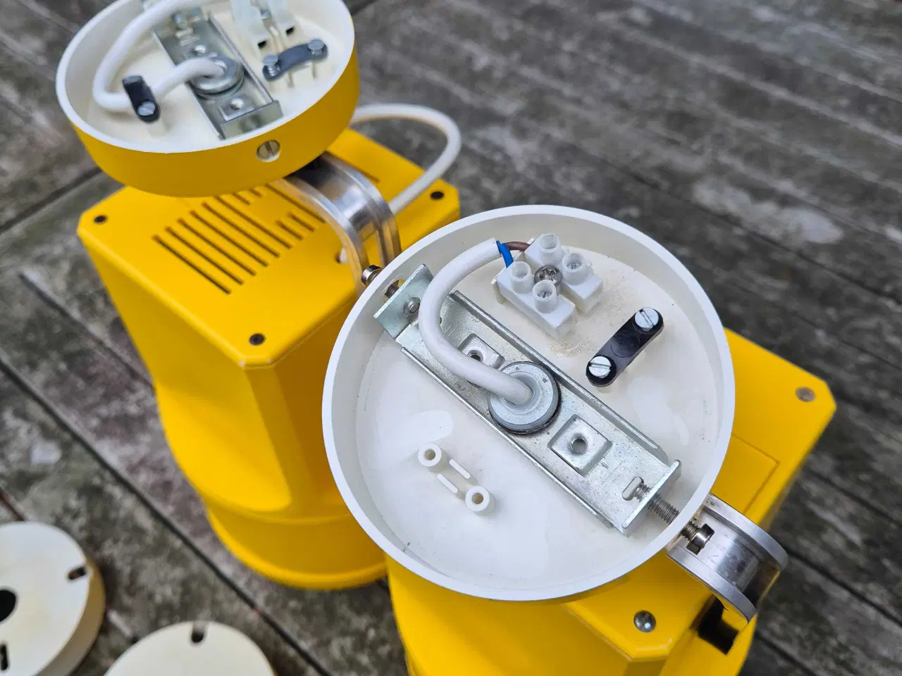 Billede 15 - Smukke gule Unispot fra Louis Poulsen