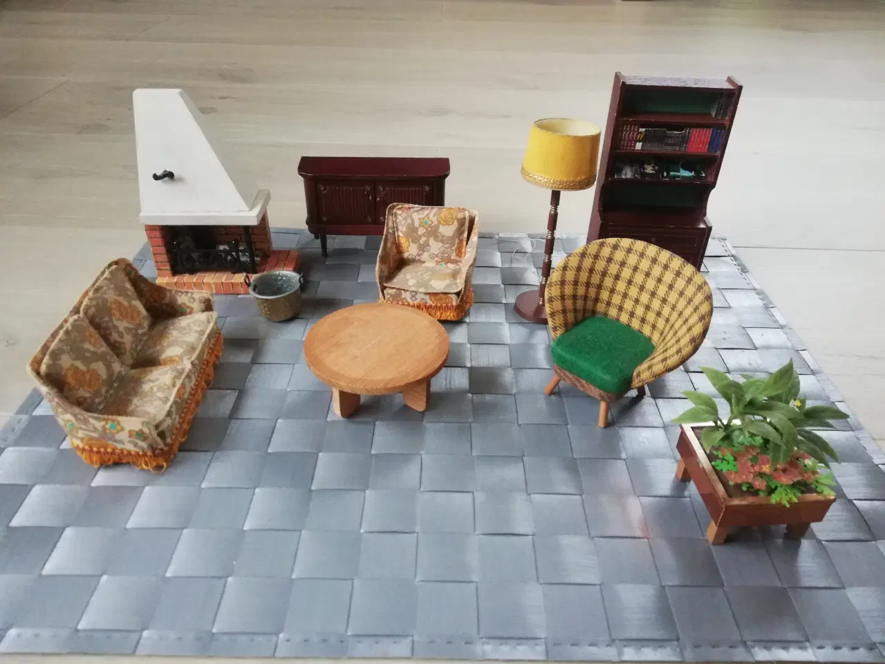 Billede 1 - Dukkehusmøbler retro stue