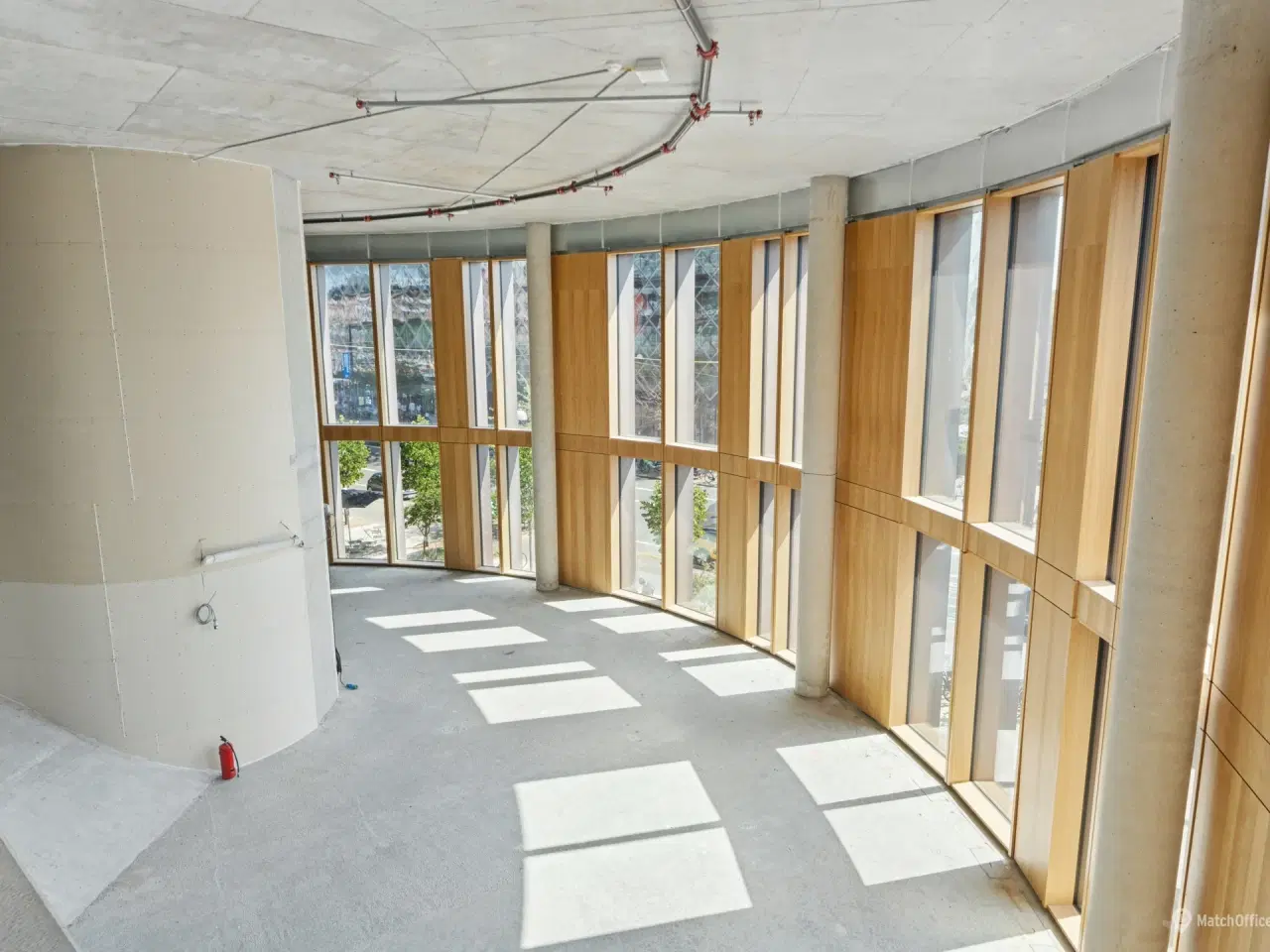 Billede 8 - Sjældent udbudt kontorlejemål med 6 meter til loftet i det ikoniske Axel Towers - fantastisk lysindfald og smuk udsigt til Tivoli