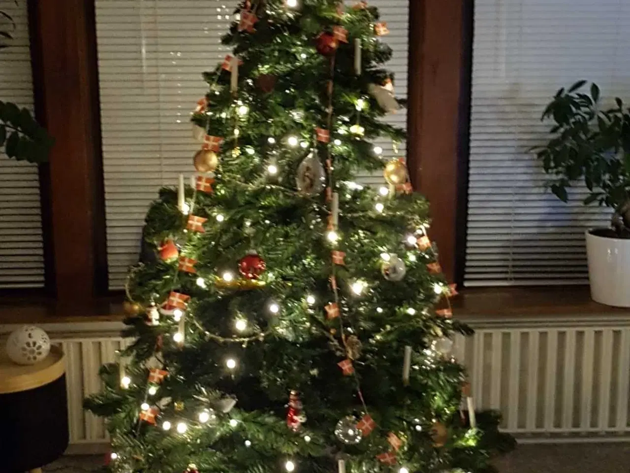 Billede 1 - Kunstigt juletræ 180 cm