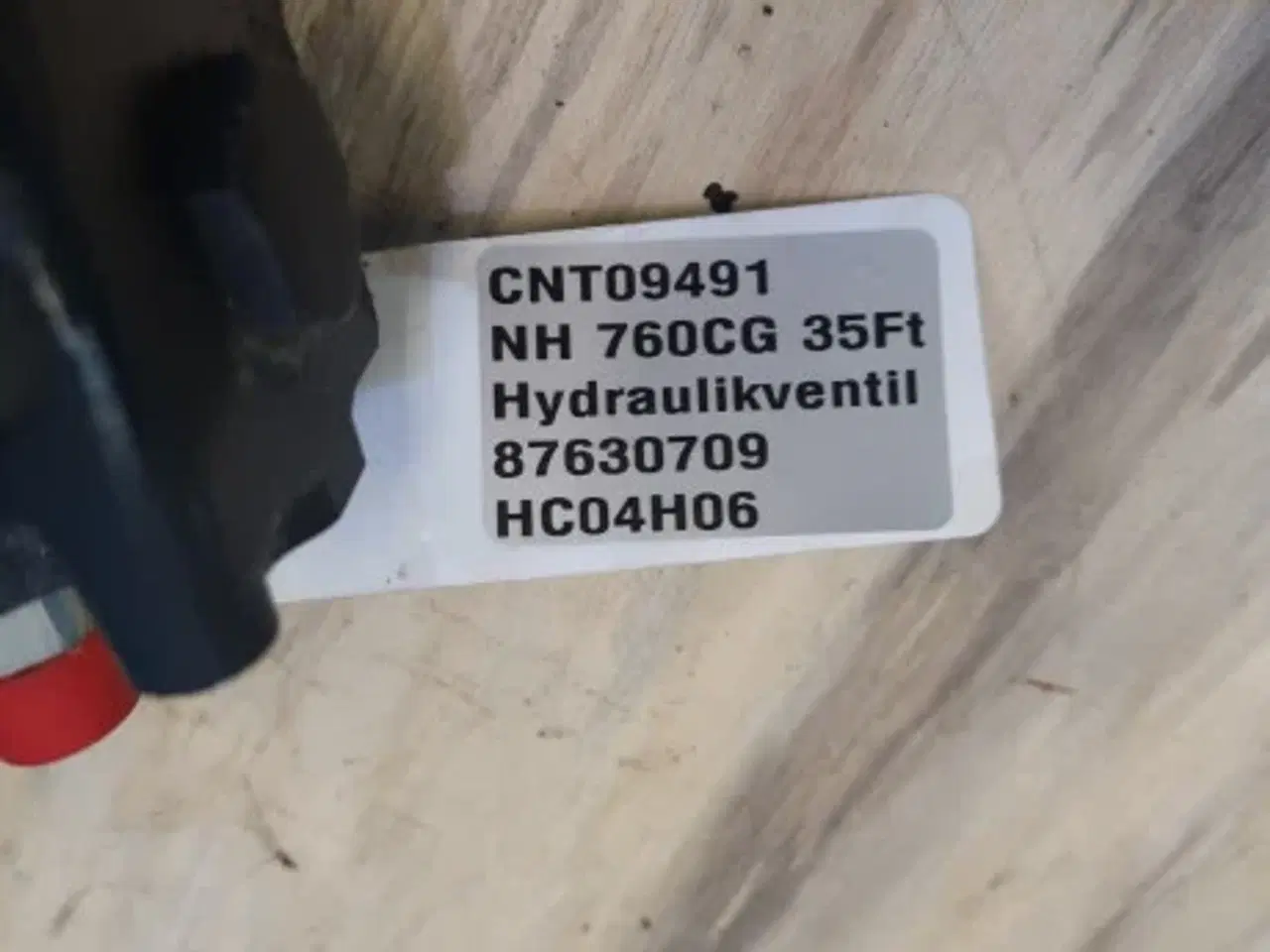 Billede 9 - New Holland 760CG 35Ft Hydraulikventil 87630709