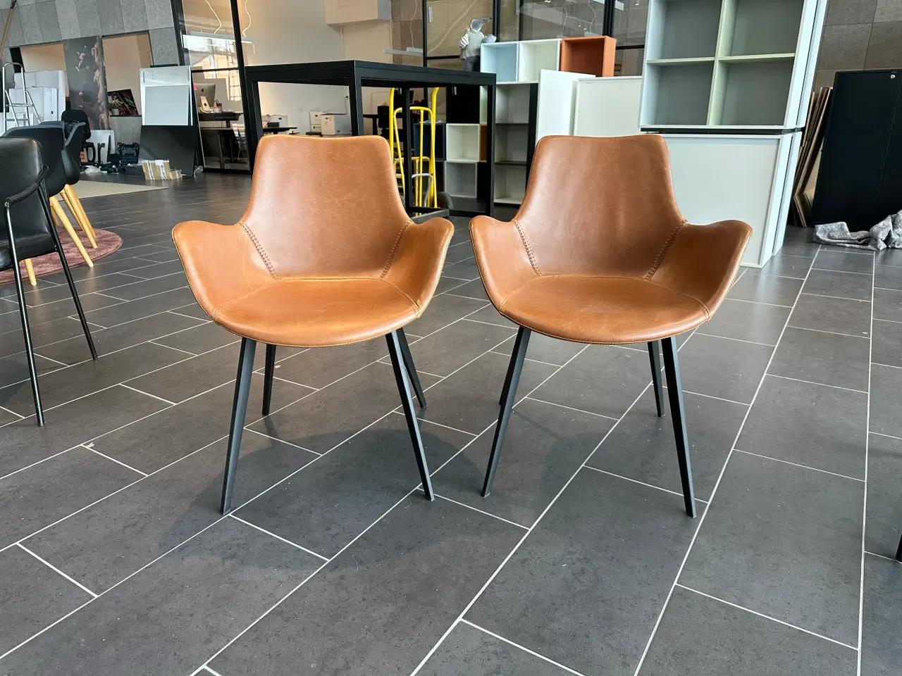 Billede 1 - Hype spisebordsstole i brun kunstlæder