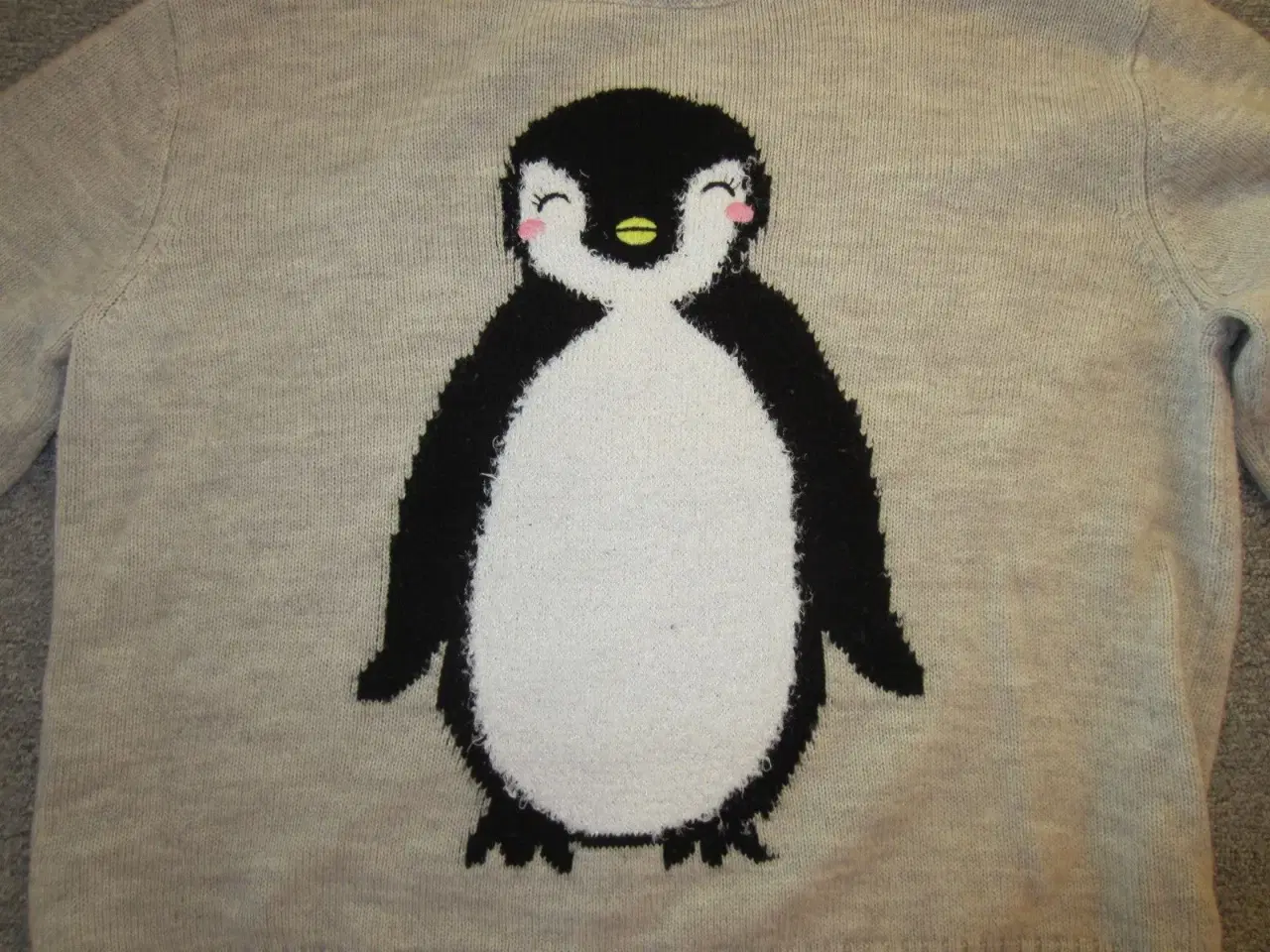 Billede 2 - Bluse med pingvin motiv str. 164 fra H&M