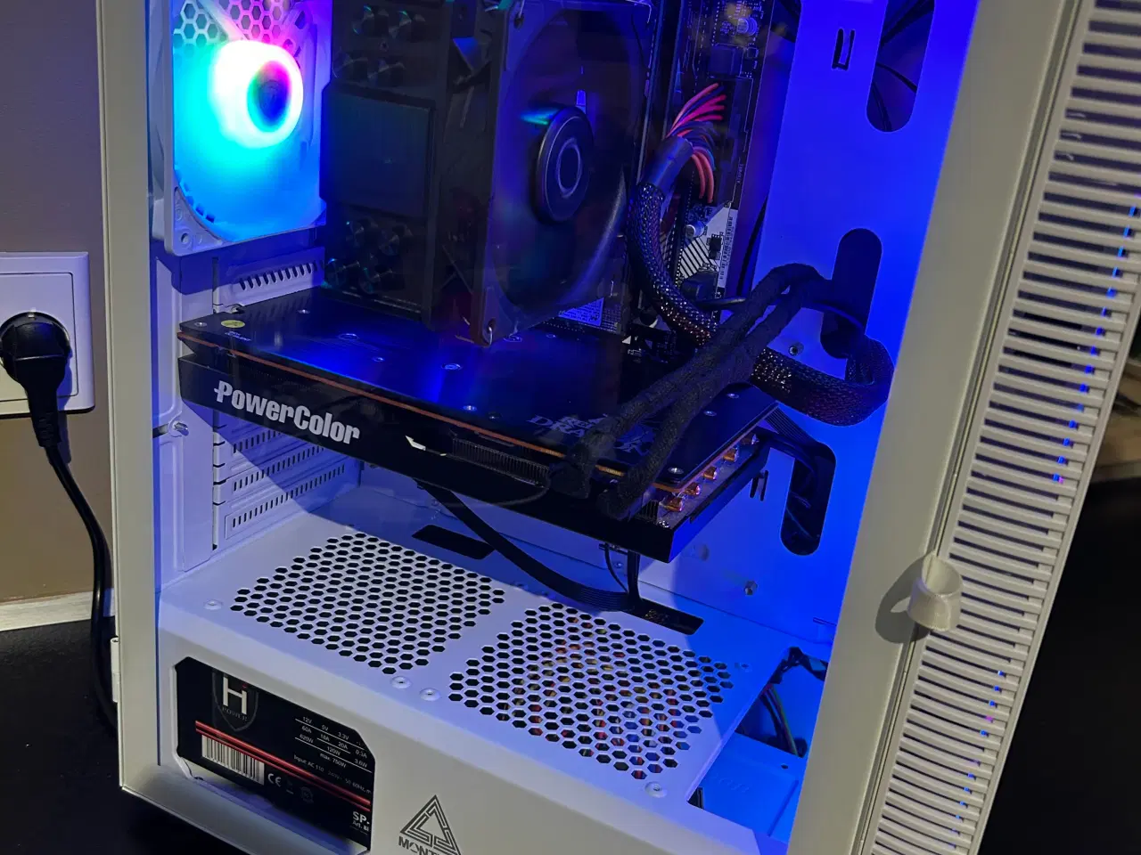 Billede 2 - 🔥 Hvid Gamer-PC | Ryzen 7 3700X (4.4 GHz) + RX 57