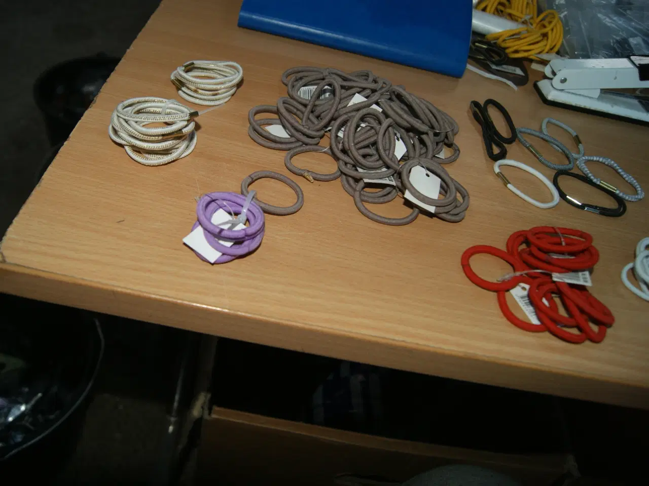 Billede 11 - Diverse armringe/ armbånd m.m. 