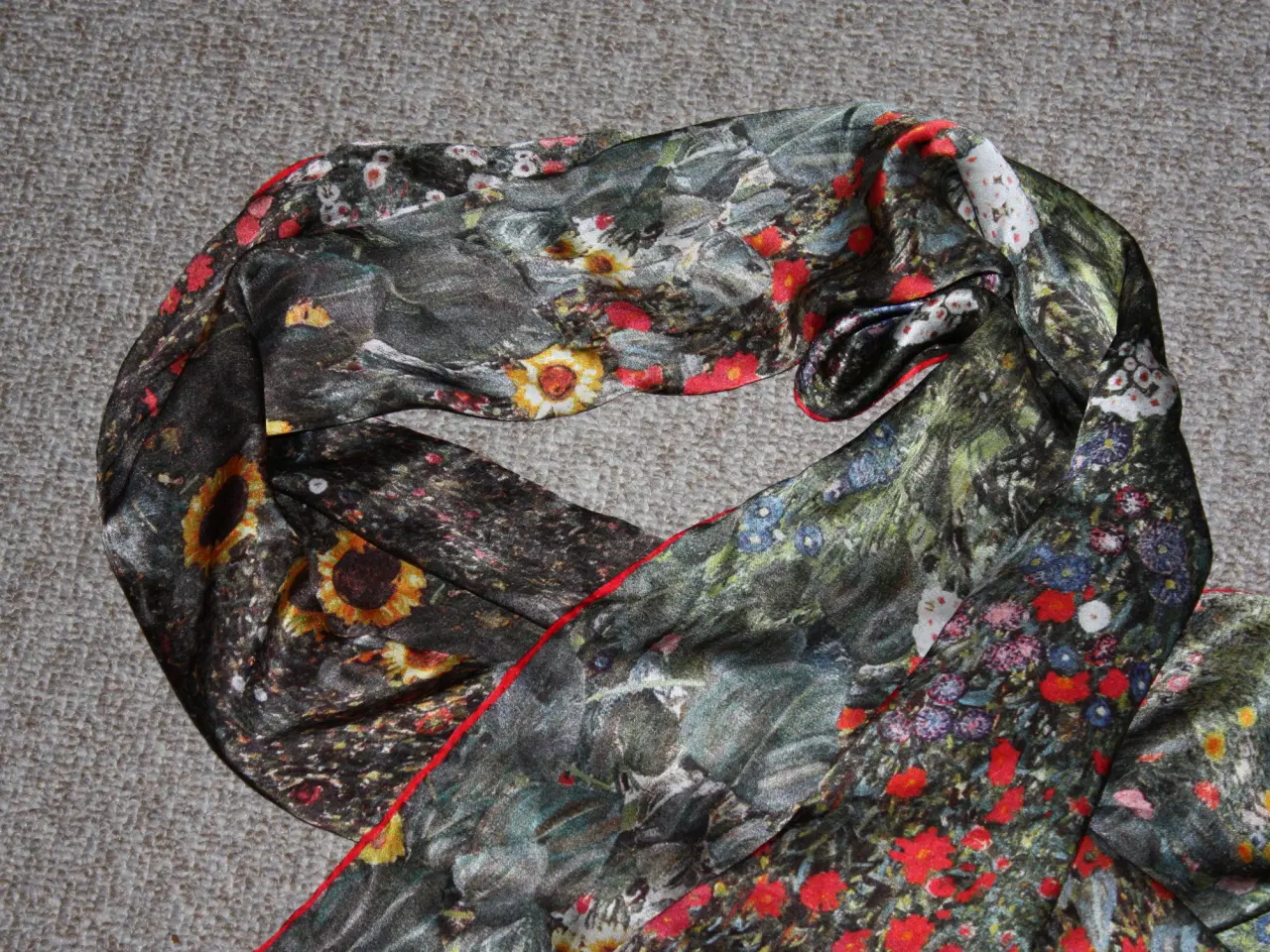 Billede 2 - Vintage silke tørklæde 155 cm x 40 cm 100% silk