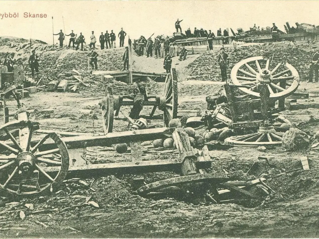 Billede 1 - Krigen 1864. Sønderskudte kanoner i skanse IV
